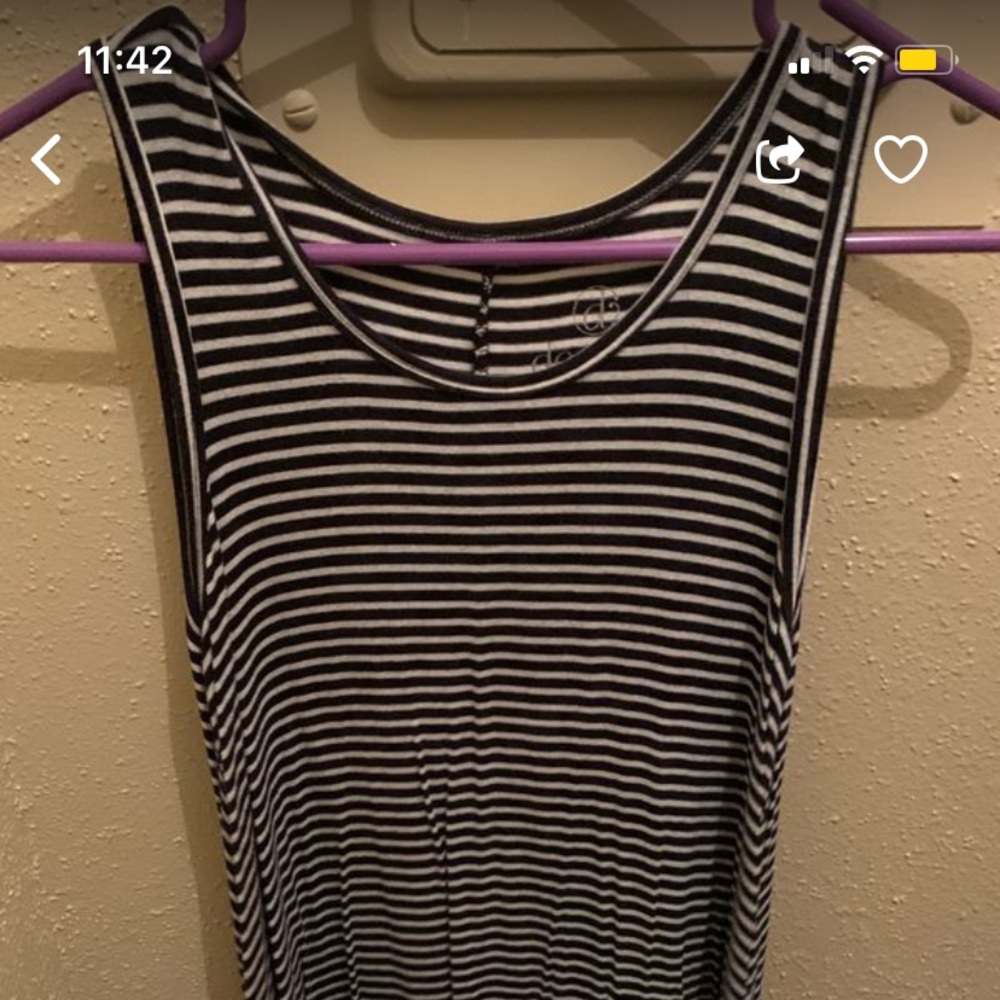Sleeveless knee high dress